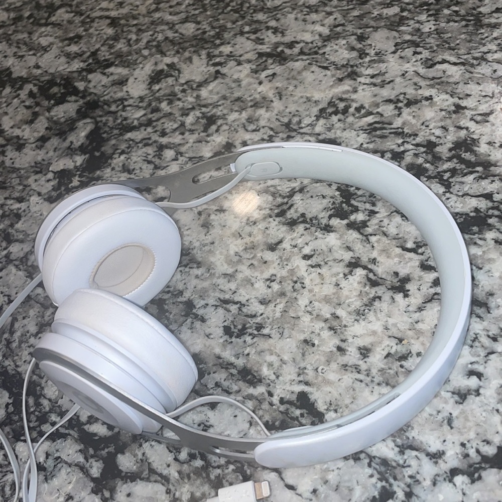 Beats Headphones!l - Picture 3 of 5